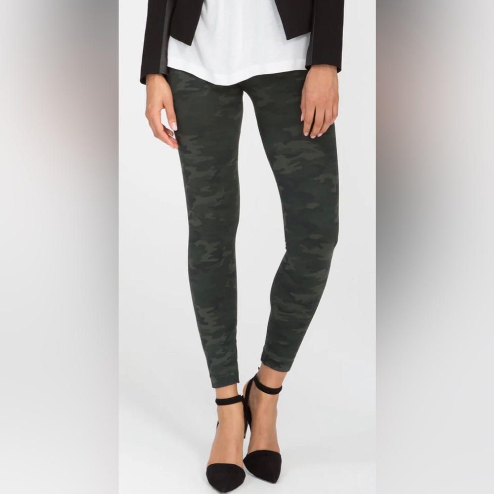 Spanx Look At Me Now Leggings, Green Camo, sz XS